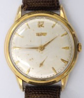 Auktion 373 / Los 2048 <br>Vintage-Armbanduhr, Tissot, Handaufzug, Werk l&auml;uft, Glas defekt, D-3,5cm, getragene Erhaltung, verso Gravur zum 25 J&auml;hrigen Jubil&auml;um