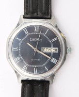 Auktion 373 / Los 2050 <br>Vintage-Armbanduhr, Slava, Handaufzug, Werk l&auml;uft, UDSSR, D-3,9cm, getragene Erhaltung