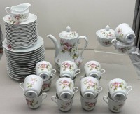Auktion 373<br>Kaffeeservice f&uuml;r  mind. 14 Personen "Limoges" A. Giraud&amp;Cie, Blumendekor, zus. 51 Teile