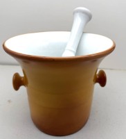 Auktion 373<br>&uuml;bergrosser Porzellan-M&ouml;rser mit  St&ouml;&szlig;el, H-20 cm, D-23 cm