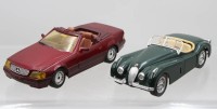 Auktion 373 / Los 12021 <br>2x div. Modelle, Majorette Mercedes-Benz 500 SL Roadster und Burago Jaguar XK 120 Roadster, je 1:24