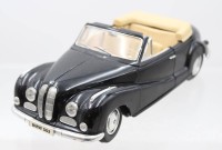 Auktion 373 / Los 12039 <br>Maisto, BMW 502 Cabrio , 1:18, Spiegel lose aber anbei