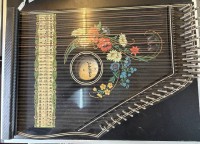 Auktion 373<br>Salon-Zither "Jubelt&ouml;ne", guter Zustand, 50x34 cm
