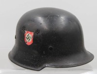 Auktion 373<br>Feuerwehrhelm Polizei  2.WK beidseitig Embleme , im Nacken Brandschutz 
