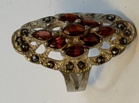 Auktion 373 / Los 1033 <br>Silberring-925- mit Granate und Markasiten, ein Stein und mehrere Markasiten fehlen, RG 52, 5 gr.