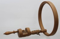 Auktion 373 / Los 15009 <br>Ein Stickrahmen &auml;lter ,