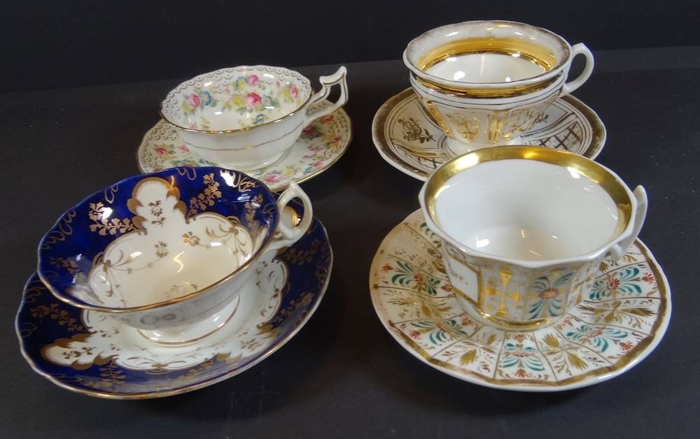 321-Varia Versteigerung Ergebnisse | 4 alte Kaffeetassen mit U.T., 1x beschriftet