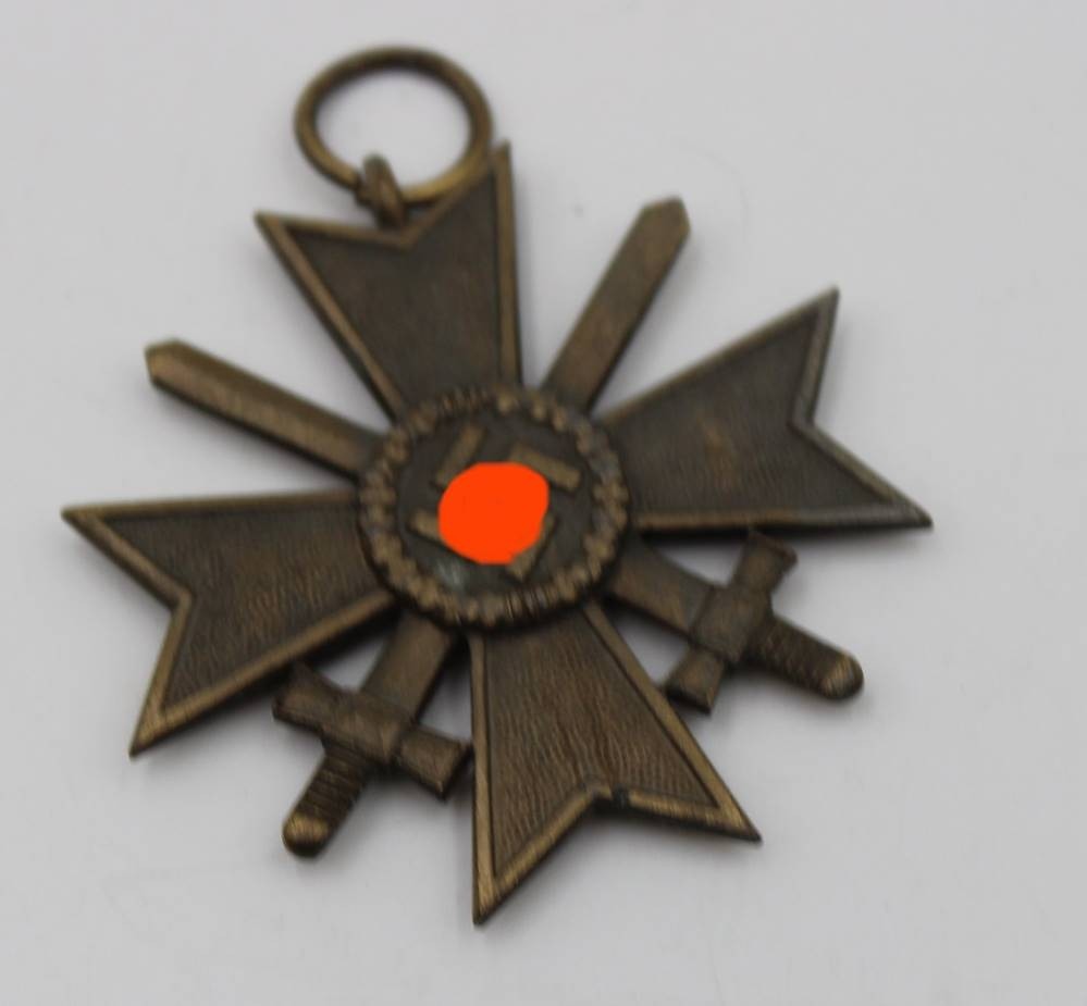 KVK mit Schwertern, 2 Kl., Hersteller "53" | Auktionshalle Cuxhaven GBR