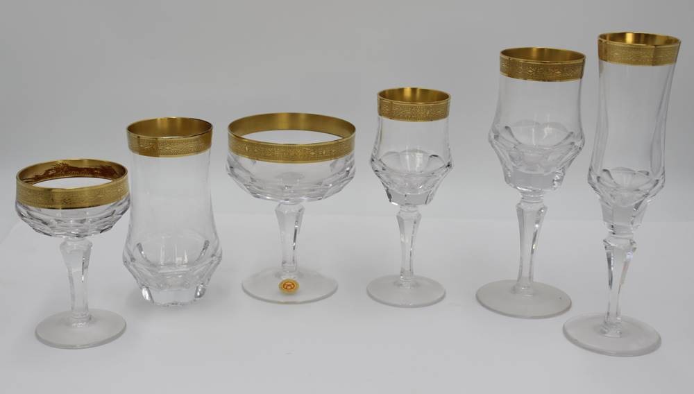 350.Varia Versteigerung-Nachverkauf | gr. Gläsersatz, reliefiert Goldrand, 30% Lead Crystal, 68 Stück, 12x Sektflöten, 10x Weingläser, 12x Süssweingläser, 12x Sektschalen, 12x Wassergläser, 10x Likörschalen, Größte H-20,5cm