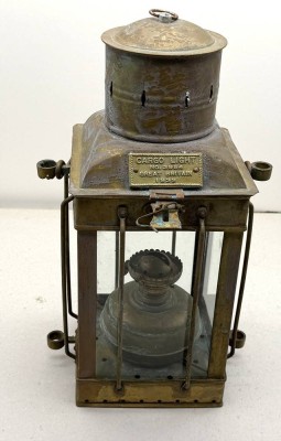 Auktion 373<br>Vintage Cargo Light Nr. 3954 Schiffslaterne aus Messing , dat. 1939, ungepflegt [1]