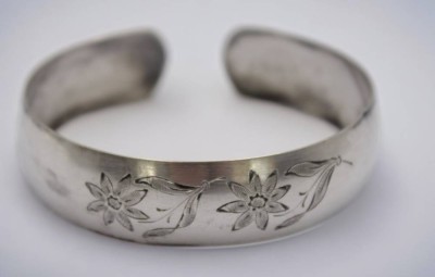 Auktion 373<br>Silber-Armspange (gepr.), 12,5gr., florale Gravur, B-1,5cm [1]
