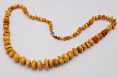 Auktion 373<br>Bernsteinhalskette - Butterscotch im Verlauf  [1]