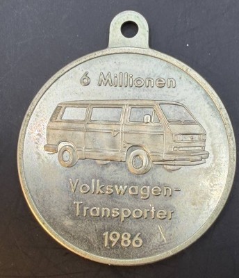 Auktion 373<br>versilb. Anhänger  von Volkswagen - 6 Millionen VW Transporter, 1986 [1]