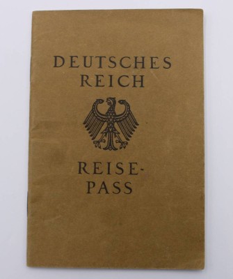 Auktion 373<br>Ein Reisepass aus dem deutschen Reich von 1925 . [1]