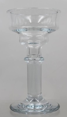 Auktion 373<br>Ein Großer Kerzenleuchter Glas von Holmegard . [1]