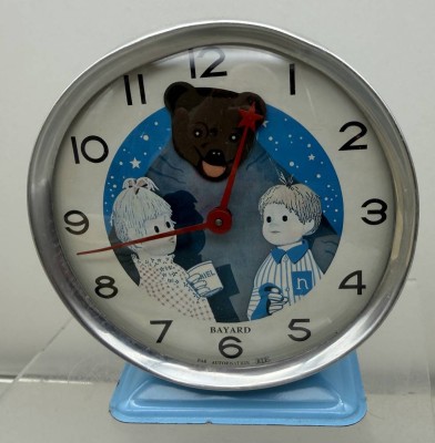 Auktion 373<br>Vintage-Wecker von Bayard, der die Charaktere Nounours, Nicolas und Pimprenelle aus 