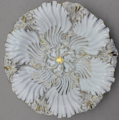 Auktion 373<br>Prunkteller um 1870, Goldstaffage, Knaufschwerter, 1.Wahl, D-23 cm [1]