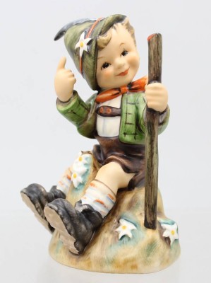 Auktion 373<br>Eine Hummel-Figur von Goebel ,, I hab's erreicht ! '' [1]