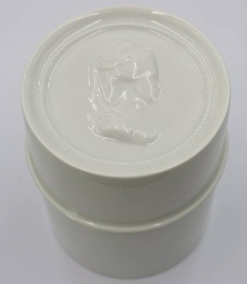 Auktion 373<br>Eine Fürstenberg Deckeldose ,, Relief-Porträt  '' [1]