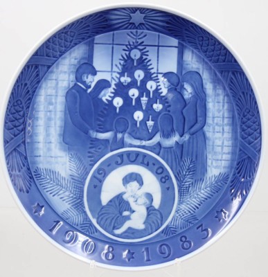 Auktion 373<br>Jubiläums-Weihnachtsteller von Royal Copenhagen  1983  zum 75-jährigen Bestehen der Teller-Serie . [1]