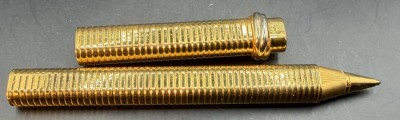 Auktion 373<br>Cartier Kugelschreiber aus der Trinity Serie, Plaque d'or, Cartier Paris, Made in France, gut erhalten mit Gebrauchsspuren [1]
