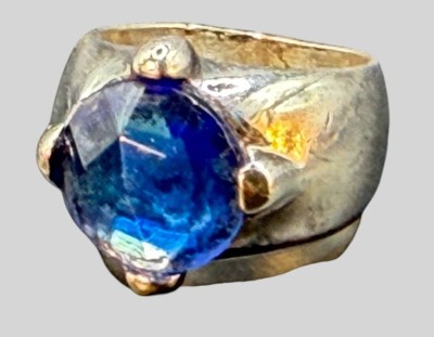 Auktion 373<br>Silberring mit blauen, facett. Stein, RG 52, 10,24 gr [1]