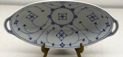 Auktion 373<br>grosse Schale, Bavaria, Strohblumendekor, 34x20 cm [1]