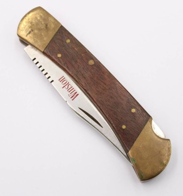 Auktion 373<br>klassisches Taschenmesser mit einem Holzgriff und Messingelementen , [1]