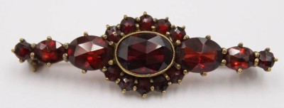 Auktion 373<br>Granatbrosche , älter aus Norm-Gold  [1]