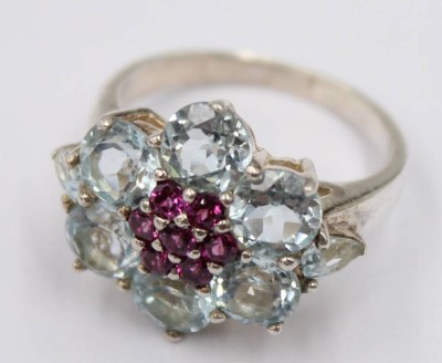 Auktion 373<br>Ring mit blauen und roten runden Steinen, 925er Silber, RW 59, 6,8 Gramm [1]