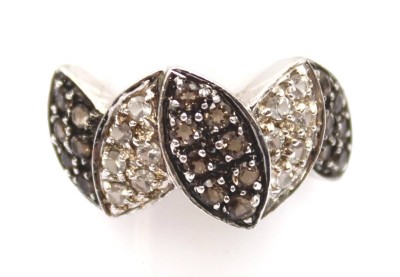 Auktion 373<br>Ring mit braunen und weißen Steinen, 925er Silber, RW 59, 4,7 Gramm [1]