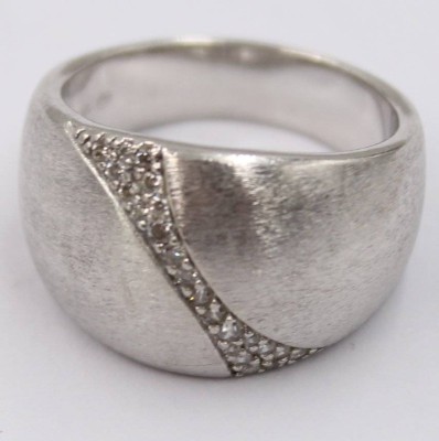 Auktion 373<br>Ring mit weißen Steinen, 925er Silber, RW  55, 7,1 Gramm [1]