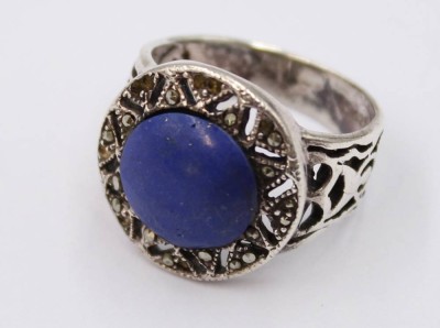 Auktion 373<br>Ring mit Lapis und Markasiten, 925er Silber, RW 56, 5,7 Gramm, einige Markasiten fehlen [1]