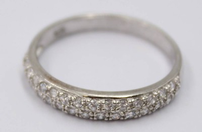 Auktion 373<br>Ring mit weißen Steinen, 925er Silber, RW 62, 2,4 Gramm [1]