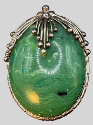 Auktion 373<br>grosser grüne Steinbrosche, versilbert, ca. 6x4 cm, wohl Amazonit? [1]