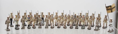 Auktion 373<br>32 Marine-Soldaten der kaiserlichen Marine, Elastolin/Lineol, H-8 cm [1]