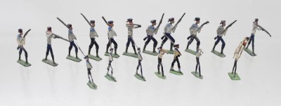 Auktion 373<br>18x kleine Zinn Marinesoldaten, H-ca. 4 cm [1]