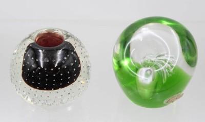 Auktion 373<br>zwei kleine  diverse Glasteile 1x Murano Kerzenhalter Rot-Weiss  und  [1]