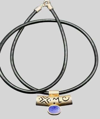 Auktion 373<br>Kautschuk-Band mit Silber-925- Anhänger und Schliesse, blauer Stein [1]