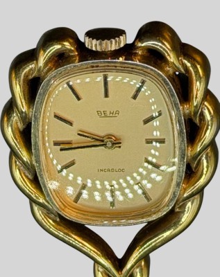 Auktion 373<br>mechan. Damen-Umhängeuhr 