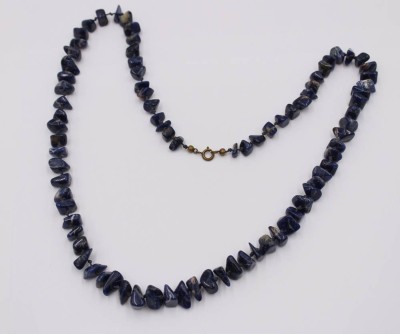 Auktion 373<br>Sodalith -Kette blau , im Verlauf mit Metallschließe . [1]