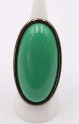 Auktion 373<br>Modeschmuck Ring mit grünem Stein ? + [1]