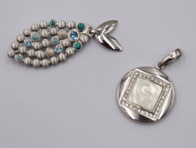 Auktion 373<br>2 diverse Kettenanhänger Modeschmuck , [1]