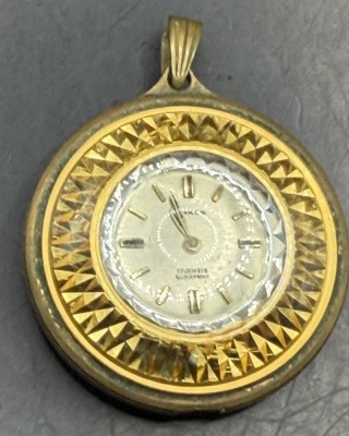 Auktion 373<br>mechan. Damen-Umhängeuhr 