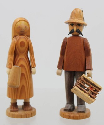 Auktion 373<br>2 Holzfiguren Mann & Frau [1]