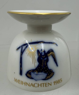 Auktion 373<br>Paar KPM Berlin Kerzenhalter, Weihnachten 1985, H-7,5 cm, D-unten 8 cm [1]