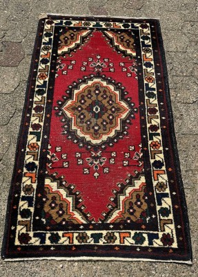 Auktion 373<br>Orientläufer, Indien,  79x150 cm [1]