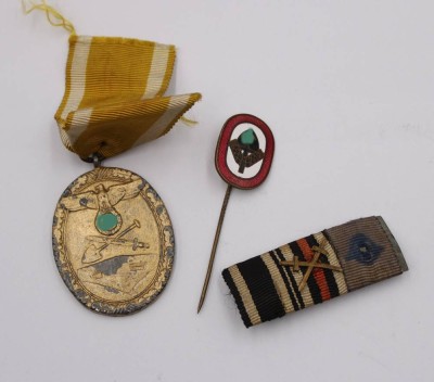 Auktion 373<br>Schutzwall-Ehrenzeichen, RAD Mitgliedsnadel und kl. Ordensspange, 2. WK [1]