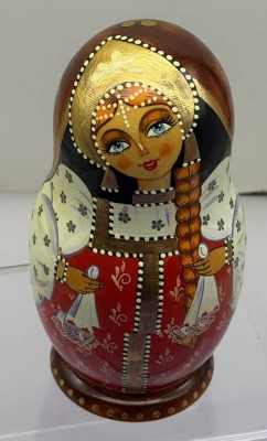 Auktion 373<br>russische Matruschka (7 Stück ineinander) H-ca. 20 cm [1]