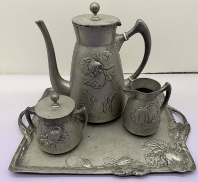 Auktion 373<br>Jugendstil-Kaffeekern auf Tablett 